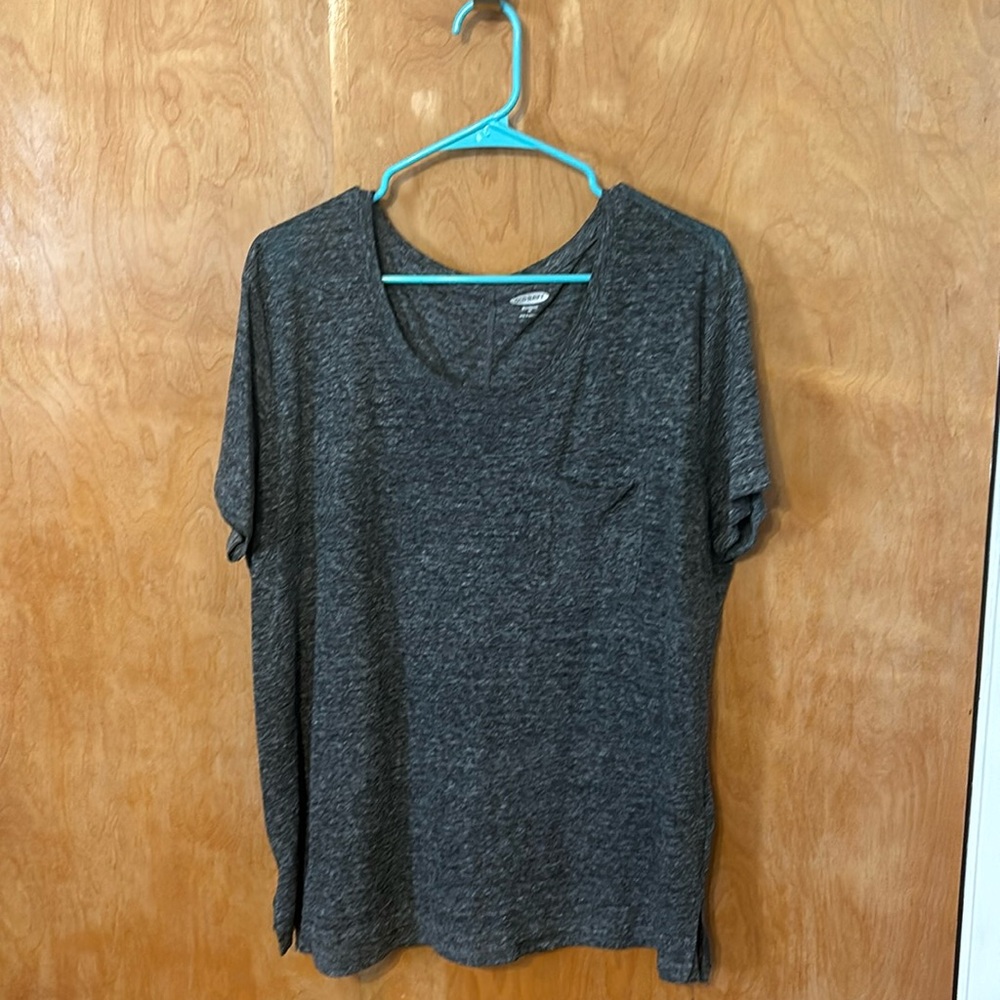 Tee with pocket